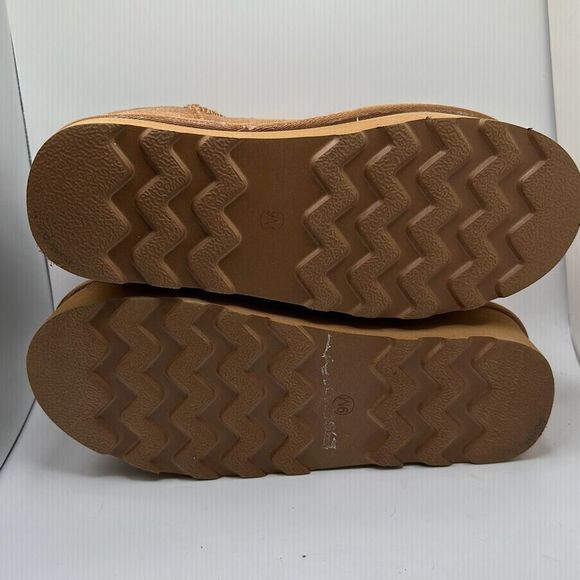 CUSHIONAIRE Women's Genuine Suede pull on platform boot +Memory Foam 9 CHESTNUT - Picture 5 of 7